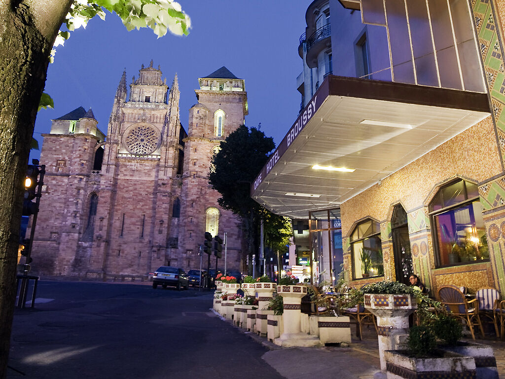 โรงแรมเมอร์เคียว มหาวิหารโรเดซ ภายนอก รูปภาพ